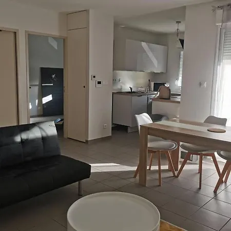 T2 Accessible Pmr Avec Terrasse Et Garage Daire *