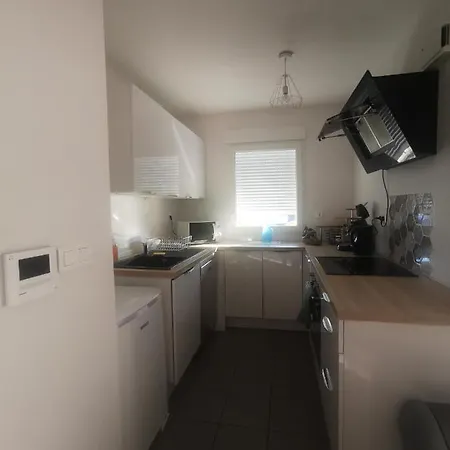 Daire T2 Accessible Pmr Avec Terrasse Et Garage